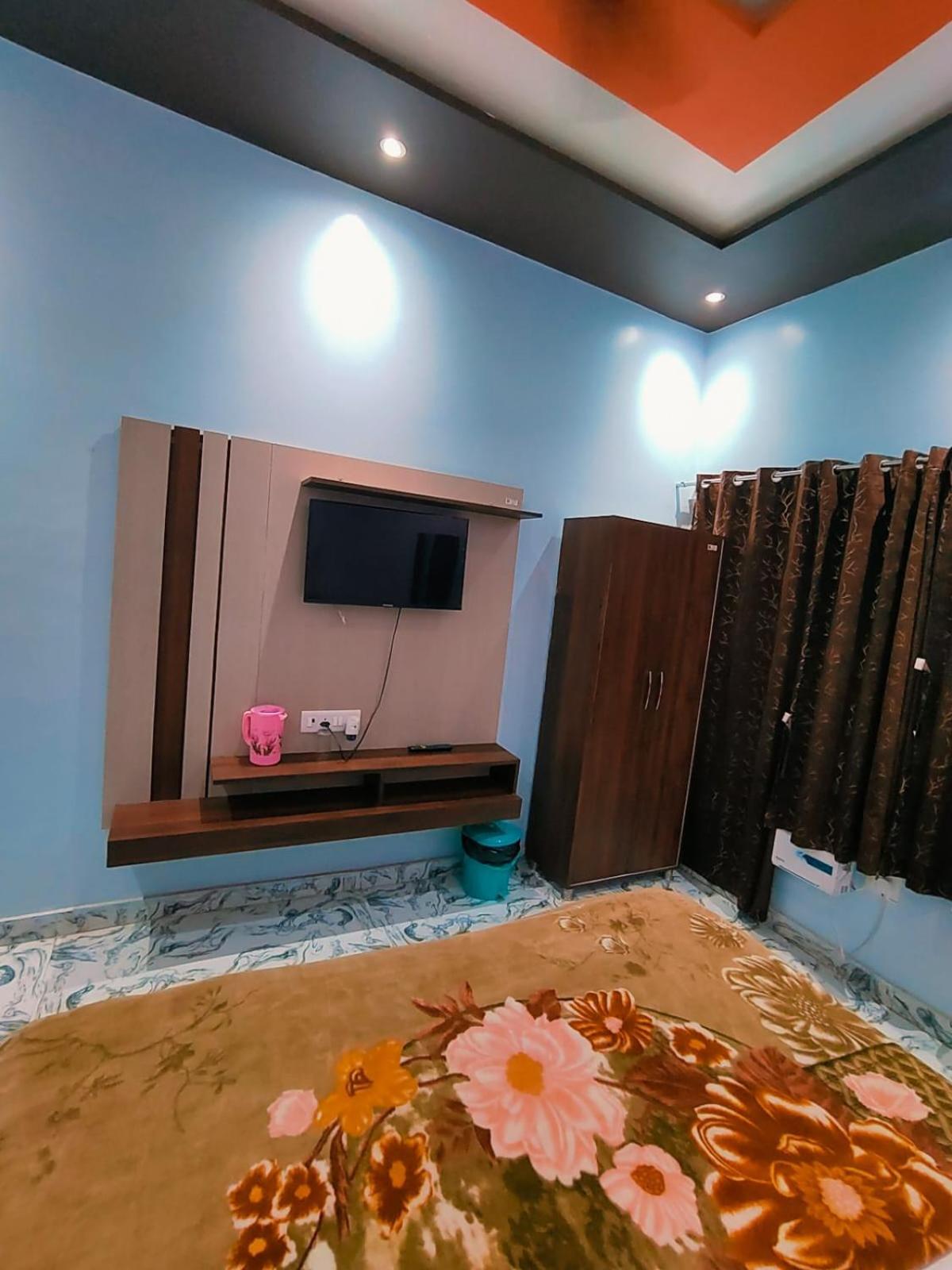 Kaka Guest House Ayodhya Bagian luar foto
