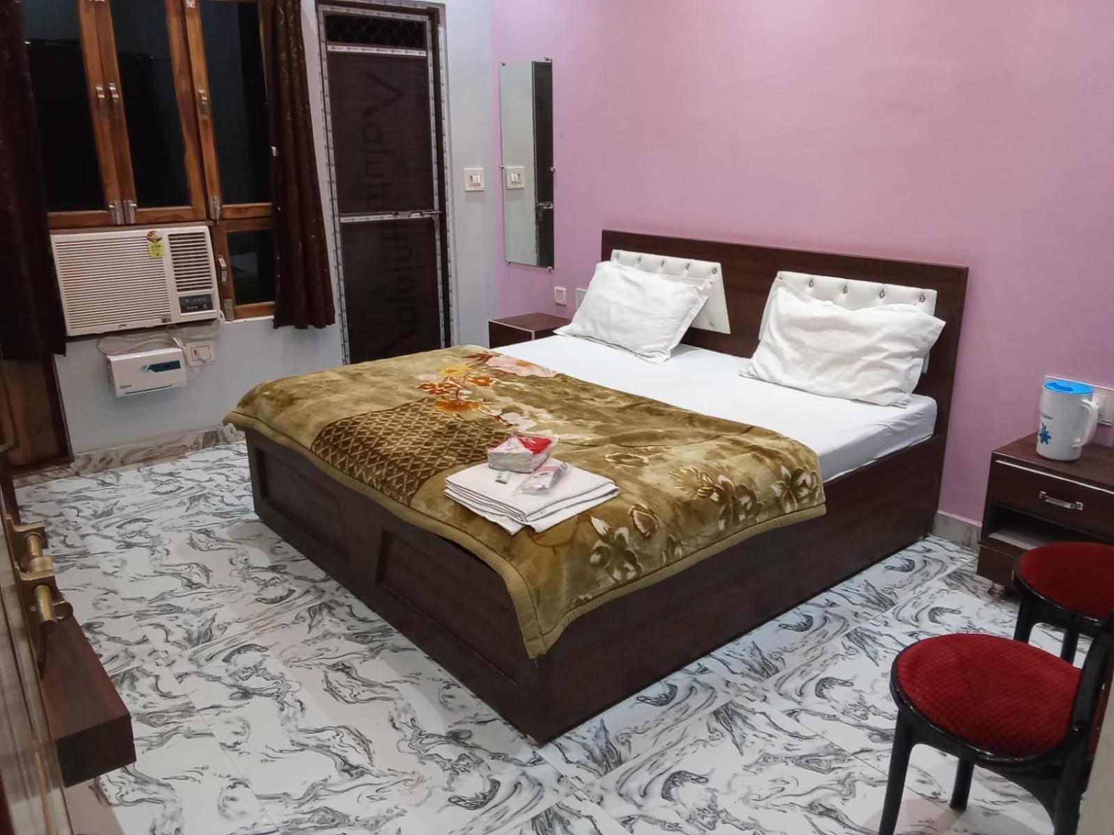 Kaka Guest House Ayodhya Bagian luar foto