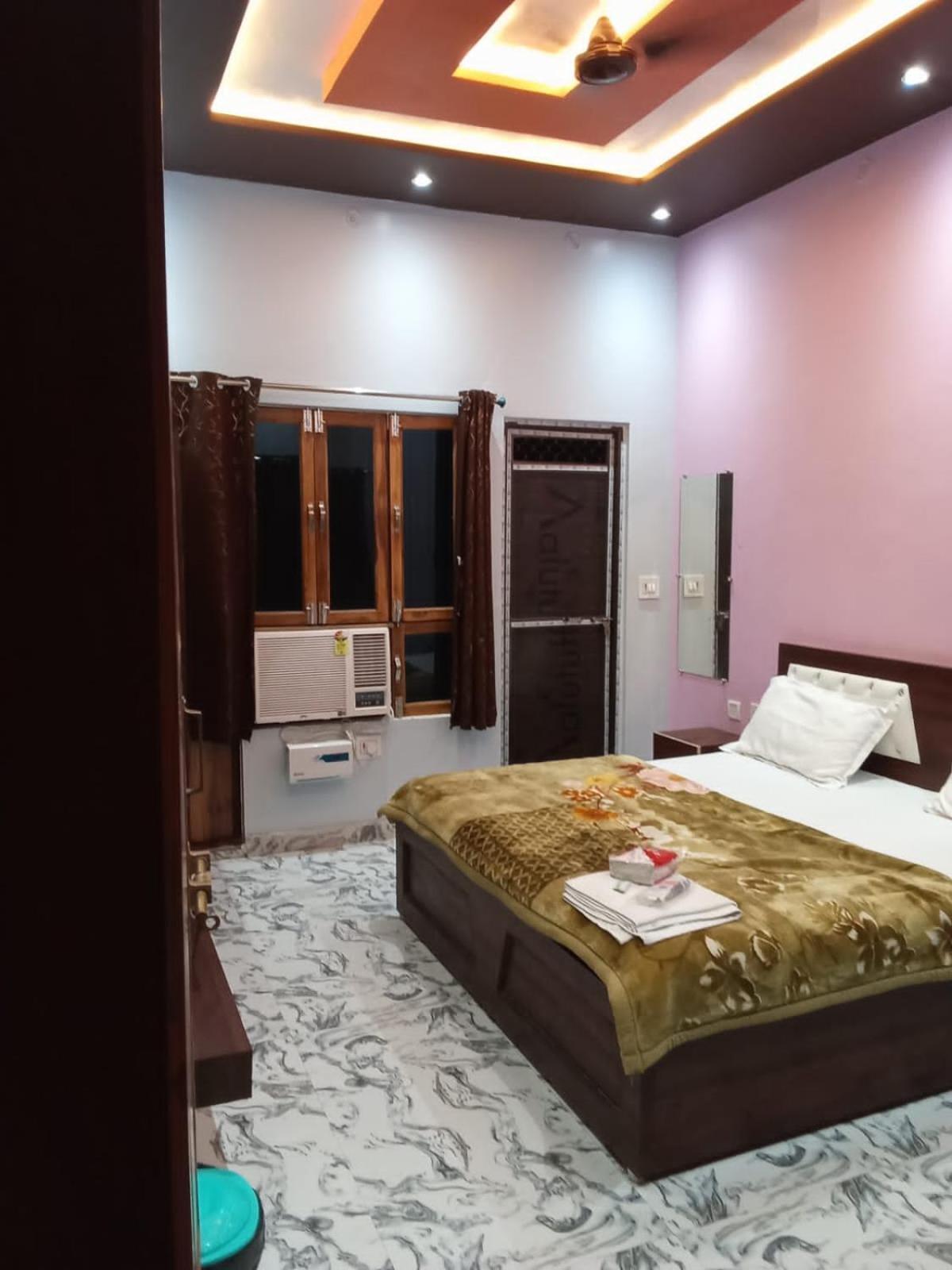 Kaka Guest House Ayodhya Bagian luar foto