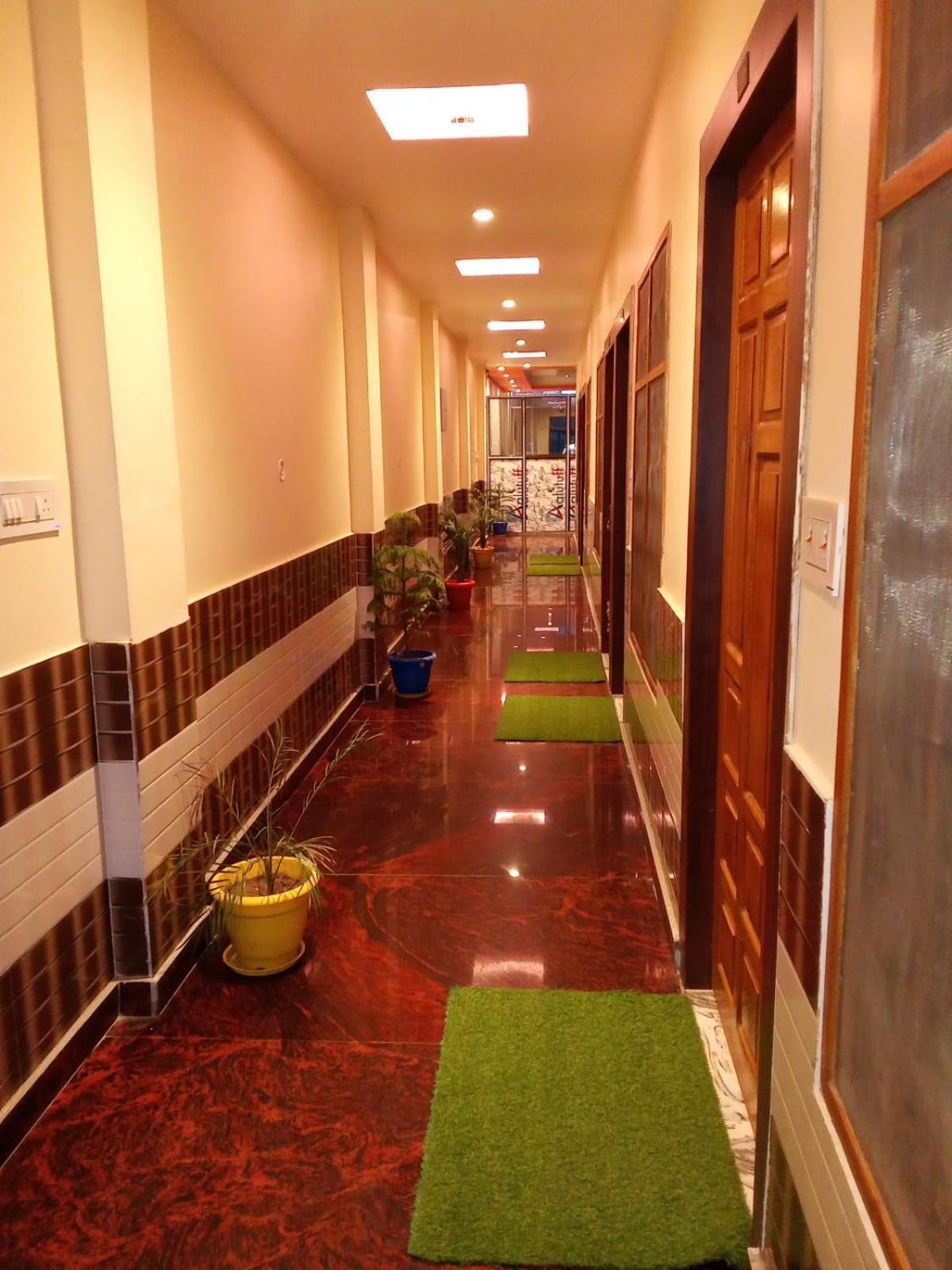 Kaka Guest House Ayodhya Bagian luar foto