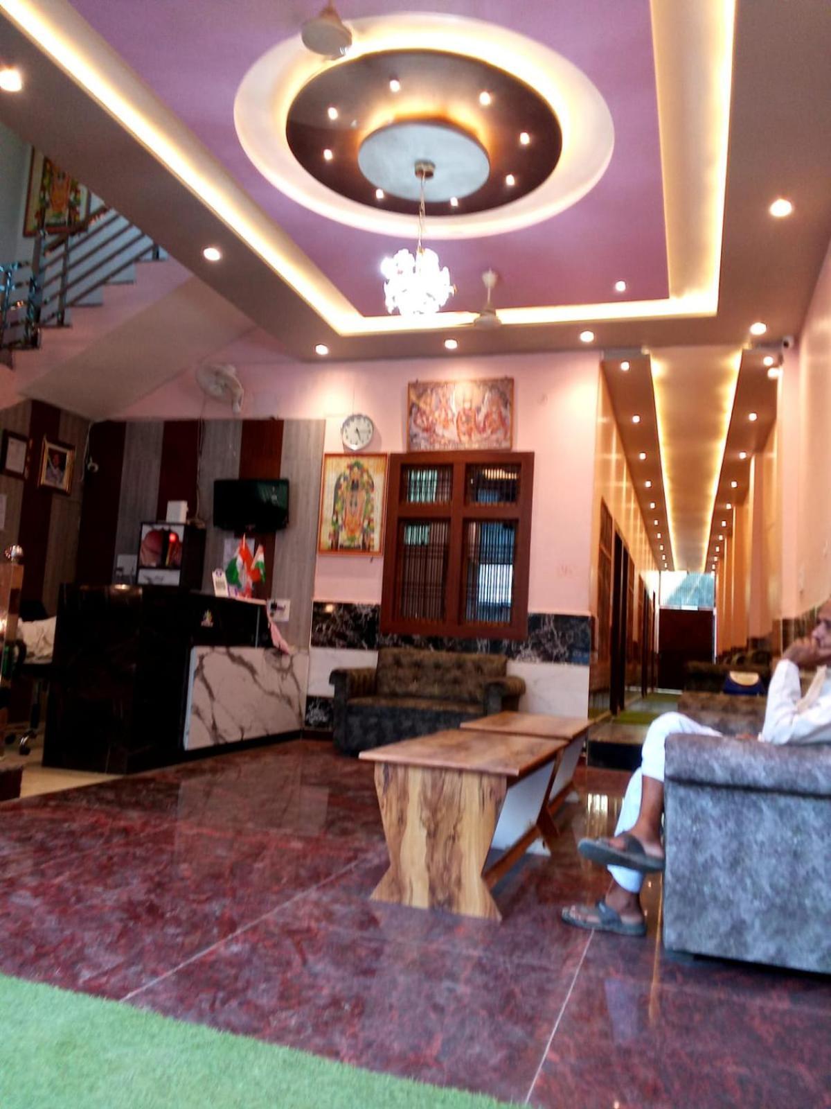Kaka Guest House Ayodhya Bagian luar foto