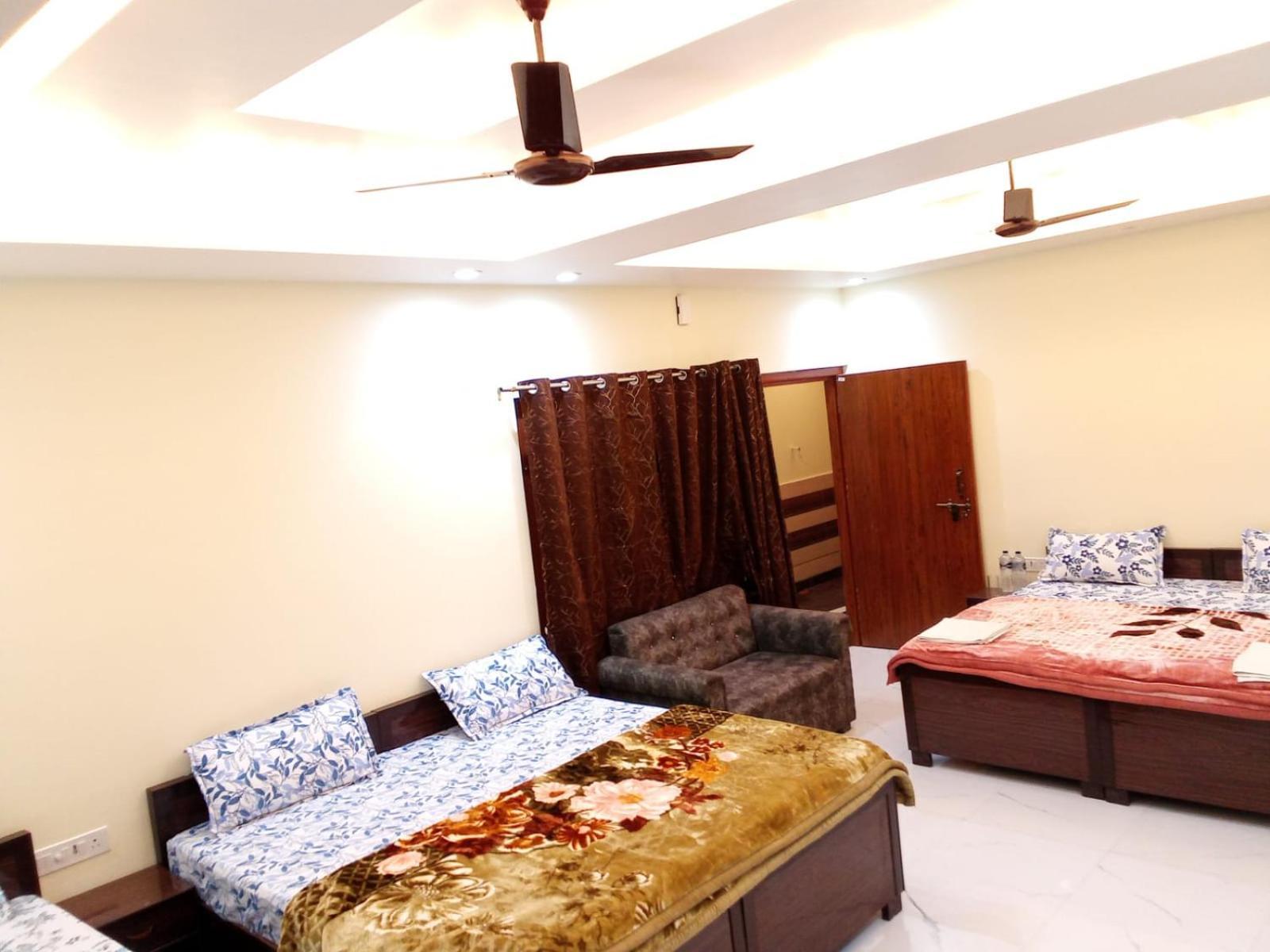 Kaka Guest House Ayodhya Bagian luar foto